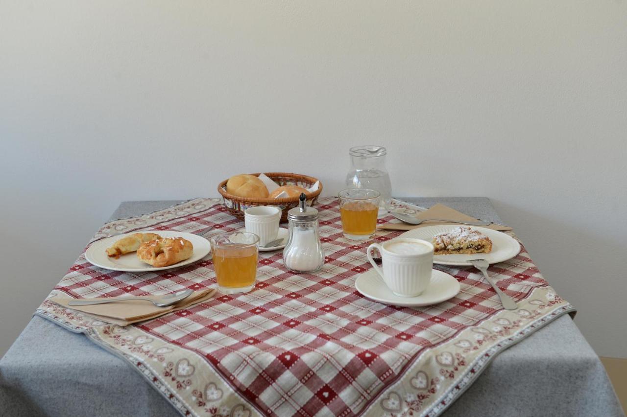 Bed And Breakfast Navis Nave San Rocco Exterior foto